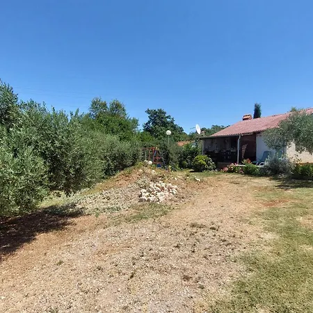 Semesterbostad House *
