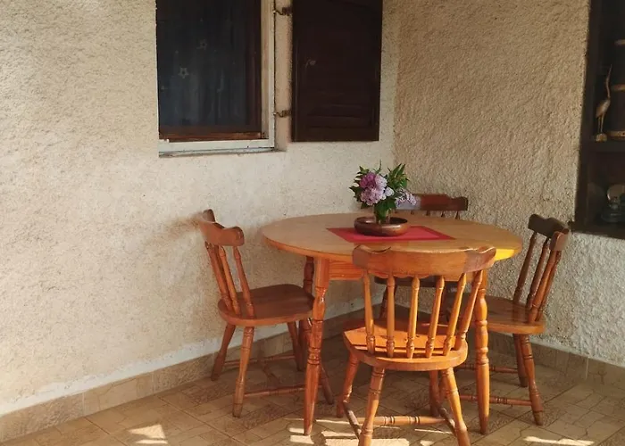 House * بولا