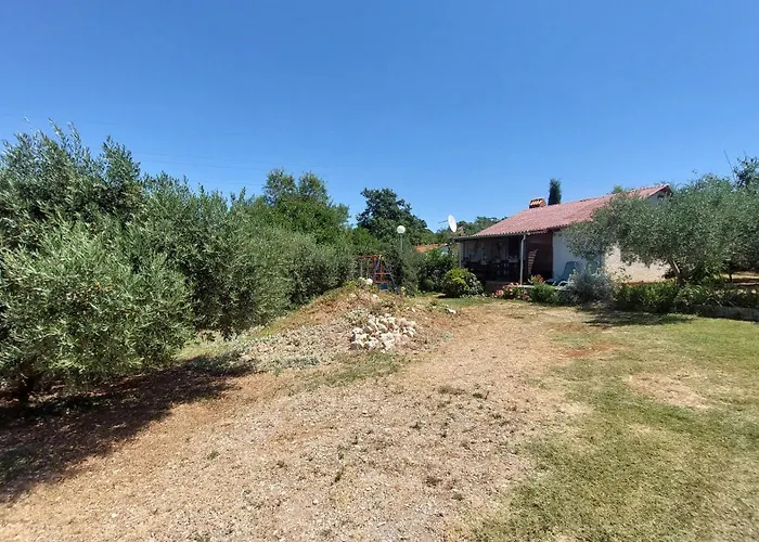 Semesterbostad House *